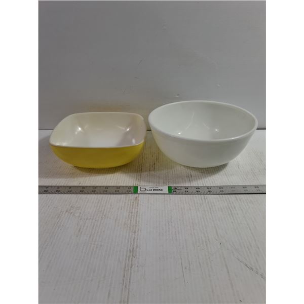 (2) Vintage Pyrex Bowls-some wear