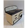 Image 3 : (2) Vintage Tin Litho Toy Stove and Hot Plate