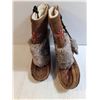Image 6 : Pair of Mukluks 10" Sole Size