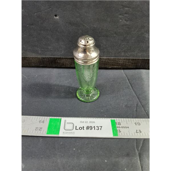 Depression/Uranium Glass Florentine No.2 Shaker