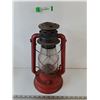 Image 1 : Dietz Red Kerosene Lamp