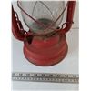 Image 4 : Dietz Red Kerosene Lamp