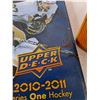 Image 8 : 1989/90 O-Pee-Chee Complete Hockey Card Set and Upper Deck 2010/11 Card Tin Container