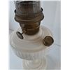 Image 3 : Aladdin Lincoln Drape Kerosene Oil Lamp Model B Nu-Type White