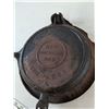 Image 9 : Vintage New American Waffle Iron