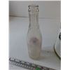 Image 4 : Calgary Glass Bottle, Roger's Golden Syrup 10lb Canister