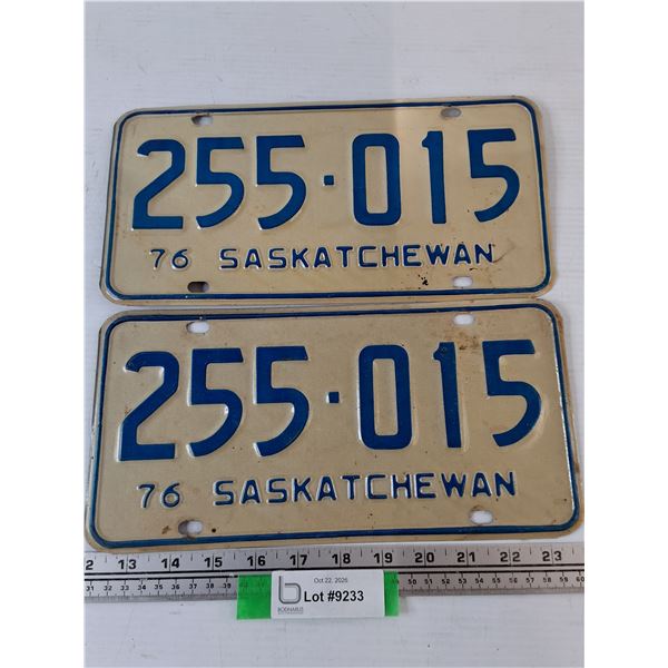 Pair of Saskatchewan License Plates 1976