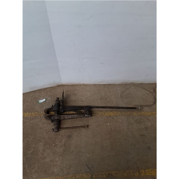 *Pole Vise 40.5 x4  Cannot Ship