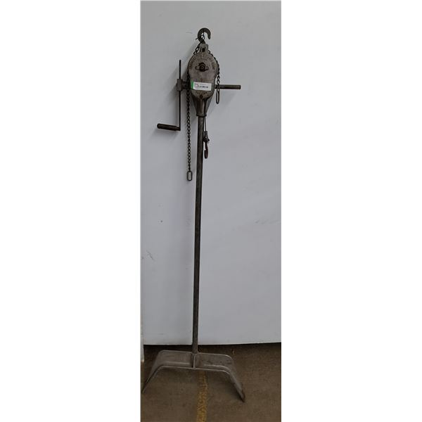 *Hand-Cranked Chain Hoist 1/2 Ton Cannot Ship
