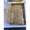 Image 5 : 1:35 QF 25PDR Field Gun MK I/Iw/No.27 Ammunition Trailer (NIB) Model Kit