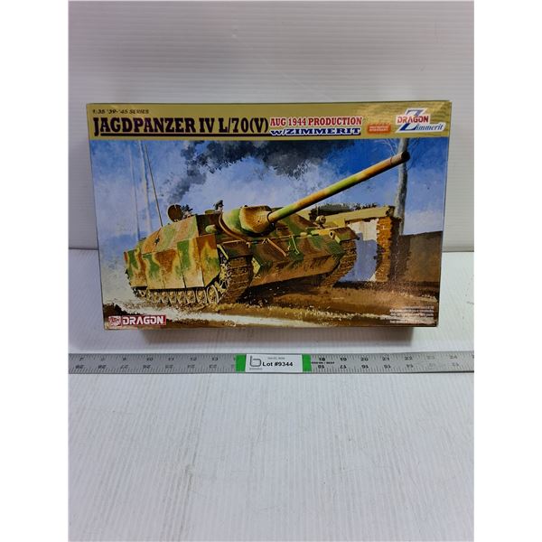 1:35 Jagdpanzer IV L/70 Aug 194 Production (NIB) Model Kit