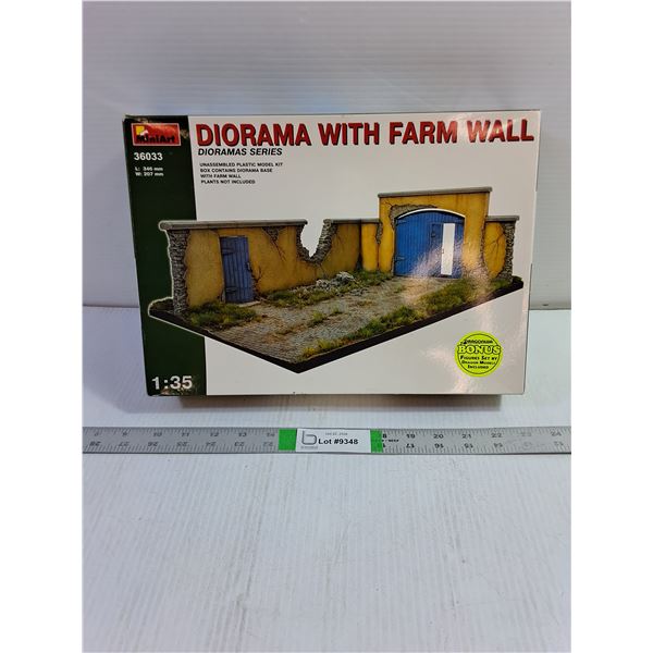 MiniArt 1:35 Diorama with Farm Wall (NIB) Model Kit