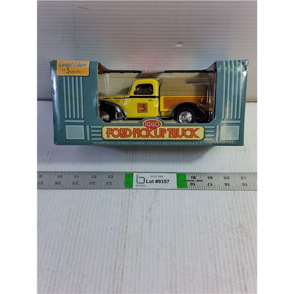 1:25 Home Hardware 1940 Ford Pickup Truck (NOS)