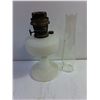 Image 9 : Aladdin Model B-91 Quilt Oil Lamp-Features White Moonstone Diamond Quilt Font-Chimney has Damage