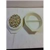 Image 5 : Vintage Pyrex Verde Divided Caserole Dish with Olive Green Floral Pattern on Lid/Chartreuse Base