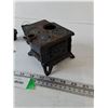 Image 4 : Miniature Queen Cast-Iron Toy Stove, Matching Cookware Accessories