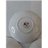 Image 5 : (4) Royal Albert American Beauty Porcelain Teacups and (5) Saucers, (1) Queen Anne Teacup