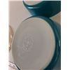 Image 8 : (2) Blue Pyrex Casserole Dishes with Sunflower Lids, Cracked Handles