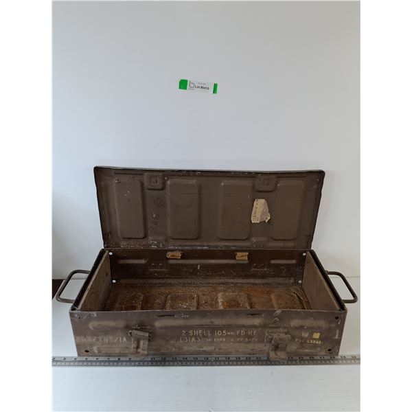 Ammunition Ammo Box for (2) 105mm FD HE Shells