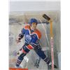 Image 3 : McFarlane Sportspicks Oilers HL Legends Wayne Gretzky Figure NIB Sealed Crack On Package Top
