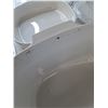 Image 7 : (2) Corning Ware Casserole Dishes with (2) Pyrex Lids