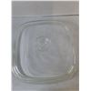 Image 9 : (2) Corning Ware Casserole Dishes with (2) Pyrex Lids