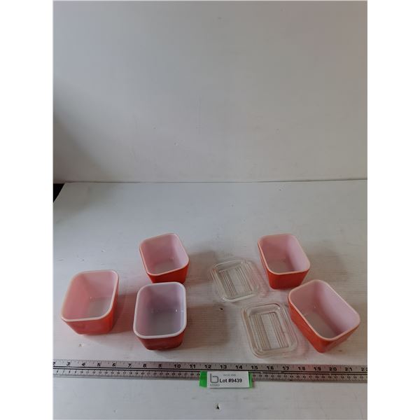 (5) Red Pyrex Refrigerator Dishes, (2) Lids