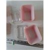 Image 3 : (5) Red Pyrex Refrigerator Dishes, (2) Lids