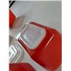 Image 6 : (5) Red Pyrex Refrigerator Dishes, (2) Lids
