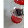 Image 11 : Green M&M Statue of Liberty and Red M&M Gumball Machine Dispensers
