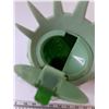 Image 5 : Green M&M Statue of Liberty and Red M&M Gumball Machine Dispensers