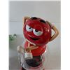 Image 9 : Green M&M Statue of Liberty and Red M&M Gumball Machine Dispensers