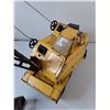 Image 2 : Nylint Jumbo Michigan Shovel Crane Truck with Clam Shell Pressed Steel As-Is