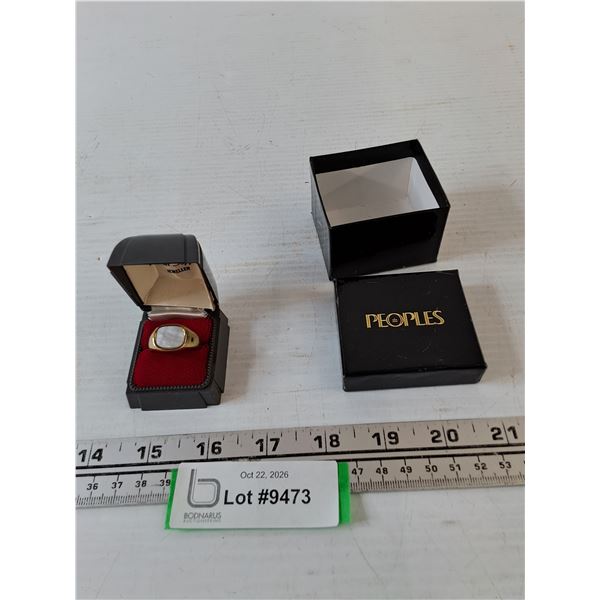 Size 10 Metal Ring with Mother of Pearl Stone in Garnet Topping Box, with Peoples Box