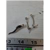 Image 5 : (5) Pairs of Earrings, (1) Necklace Pendant All Metal