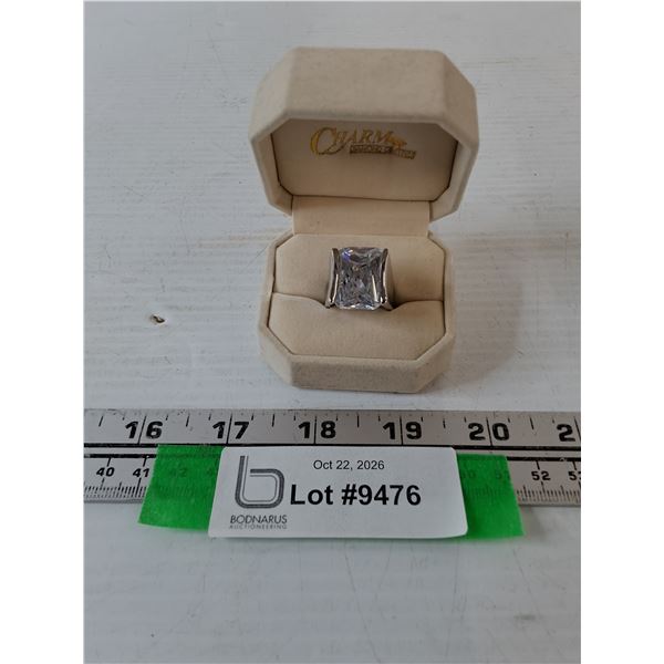 Metal GEP Ring with Large Stone in Charm Box