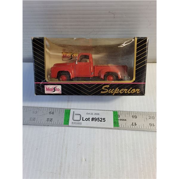 1:43 Maisto 1953 Ford F-100 (NIB)