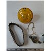 Image 12 : Rugrats Adventure Watch NIB, Metal Spinning Top and Toaster Toy, Toy Tread, Misc