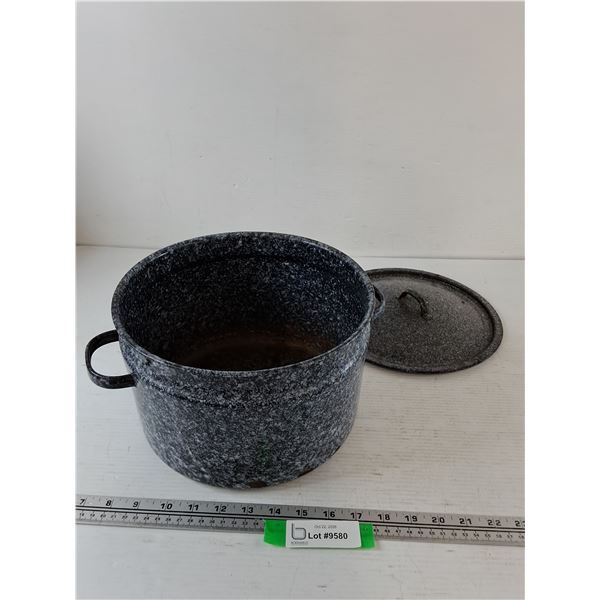 Black Speckled Enamelware Stock Pot With Lid