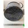 Image 5 : Black Speckled Enamelware Stock Pot With Lid