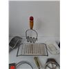 Image 3 : Flint-Wing Corkscrew, Grater, Brother, Nutcracker, Potato Peeler, Assorted Kitchenware