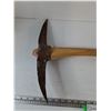 Image 4 : Pickaxe Head on Axe Handle Flimsy, Pickup Only