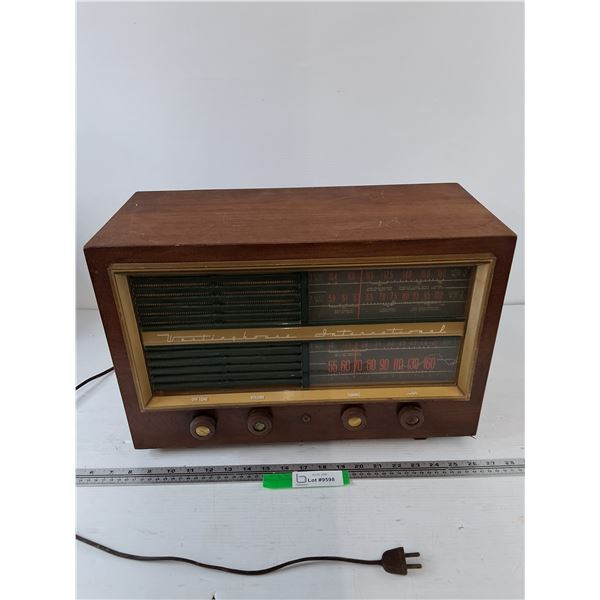 1940's Westinghouse International Tabletop Tube Radio Tested Works