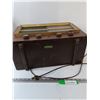 Image 8 : 1940's Westinghouse International Tabletop Tube Radio Tested Works