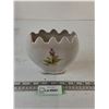 Image 2 : Kashmir Rose Ceramic Scalloped Floral Planter/Vase