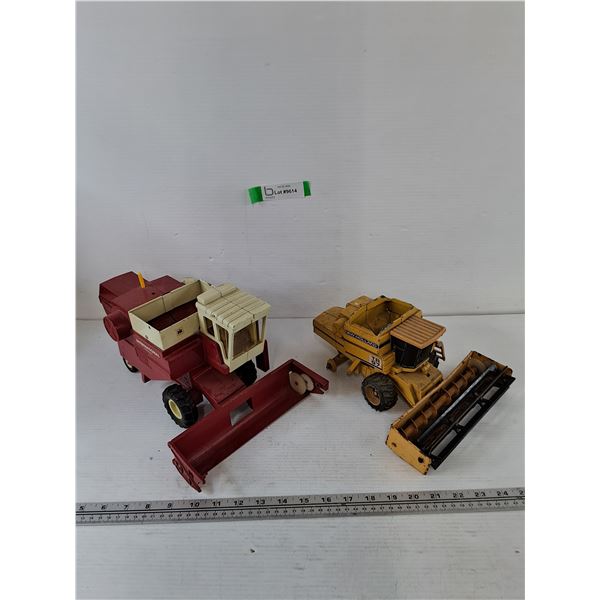 (2) Die-Cast Toy Combines, International Hydrostatic, New Holland Twin Rotor As-Is