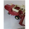 Image 2 : (2) Die-Cast Toy Combines, International Hydrostatic, New Holland Twin Rotor As-Is