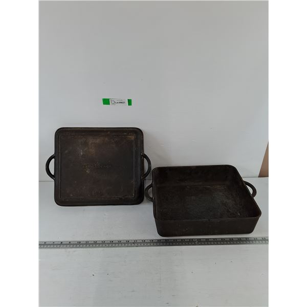 Camp Chef 13-inch Cast Iron Square Dutch Oven