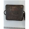 Image 2 : Camp Chef 13-inch Cast Iron Square Dutch Oven