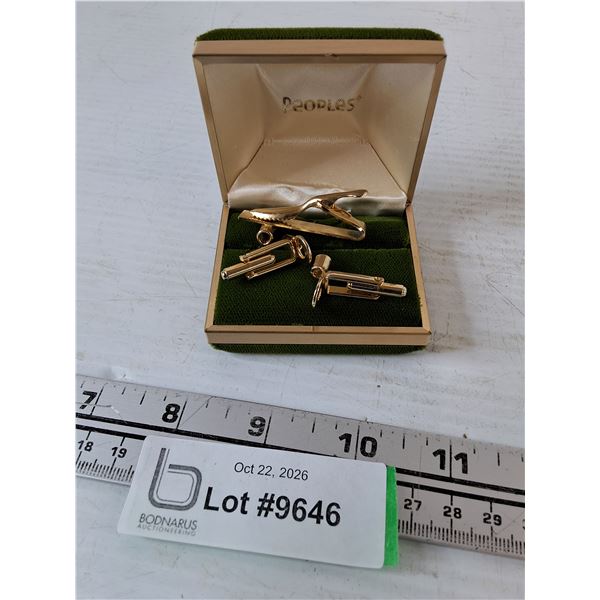 People's Metal Tie Clip and (2) Cuff Links